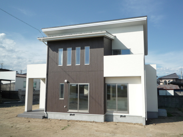 明るい吹抜がある家